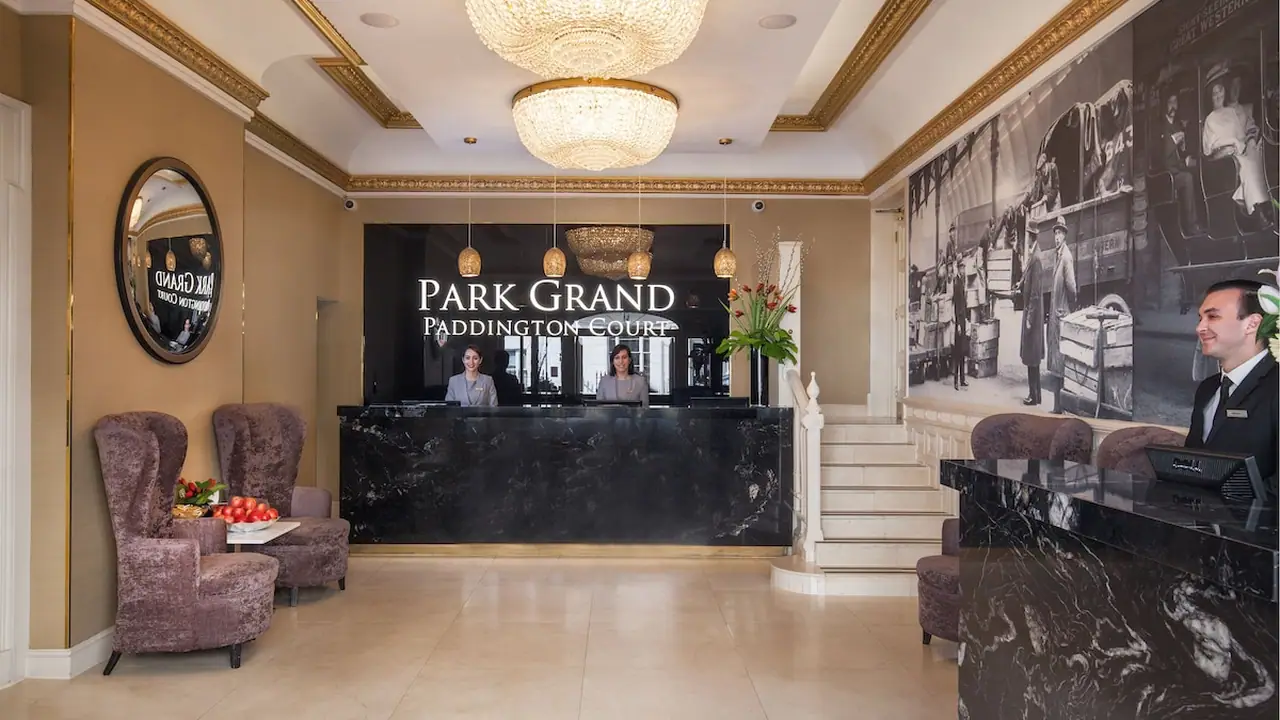 Park Grand Paddington court